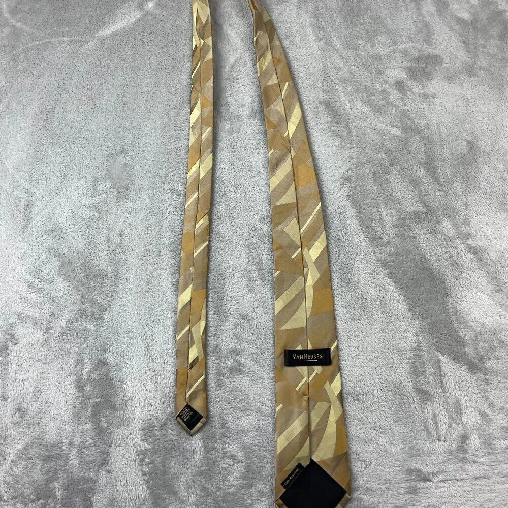 Van Heusen Men's Modern Classic 100% Silk Neck Tie